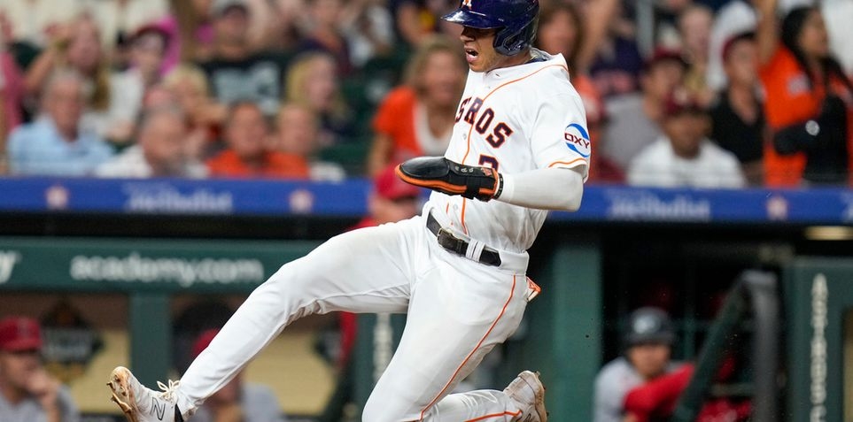 Alex Bregman homers, has 3 RBIs to lead Houston Astros over Seattle  Mariners 4-2 