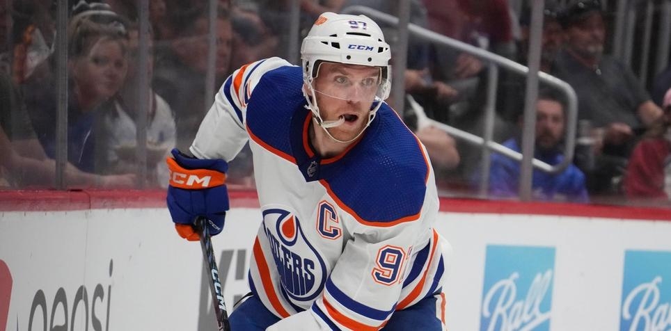 Oilers' Connor McDavid picks up third Hart Trophy, nearly