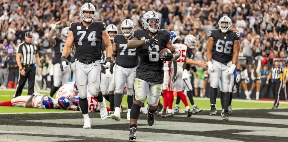 Sunday Night Football Preview: Will the Raiders Keep Rolling Against the Jets?