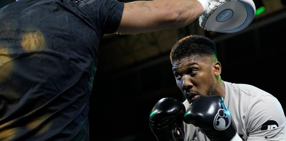 Anthony Joshua vs. Francis Ngannou: Odds, How to Watch Heavyweight Bout