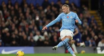 EPL Golden Boot Odds: Can Anyone Catch Erling Haaland?