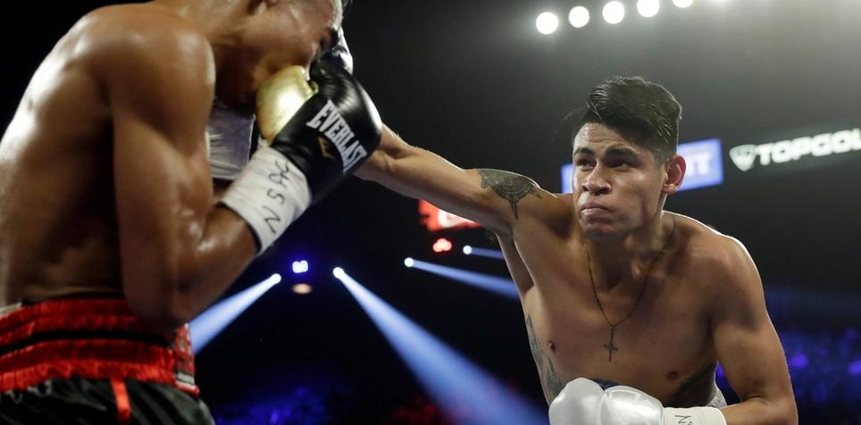 Emanuel Navarrete vs. Oscar Valdez: Odds, How to Watch Junior Lightweight Title Bout