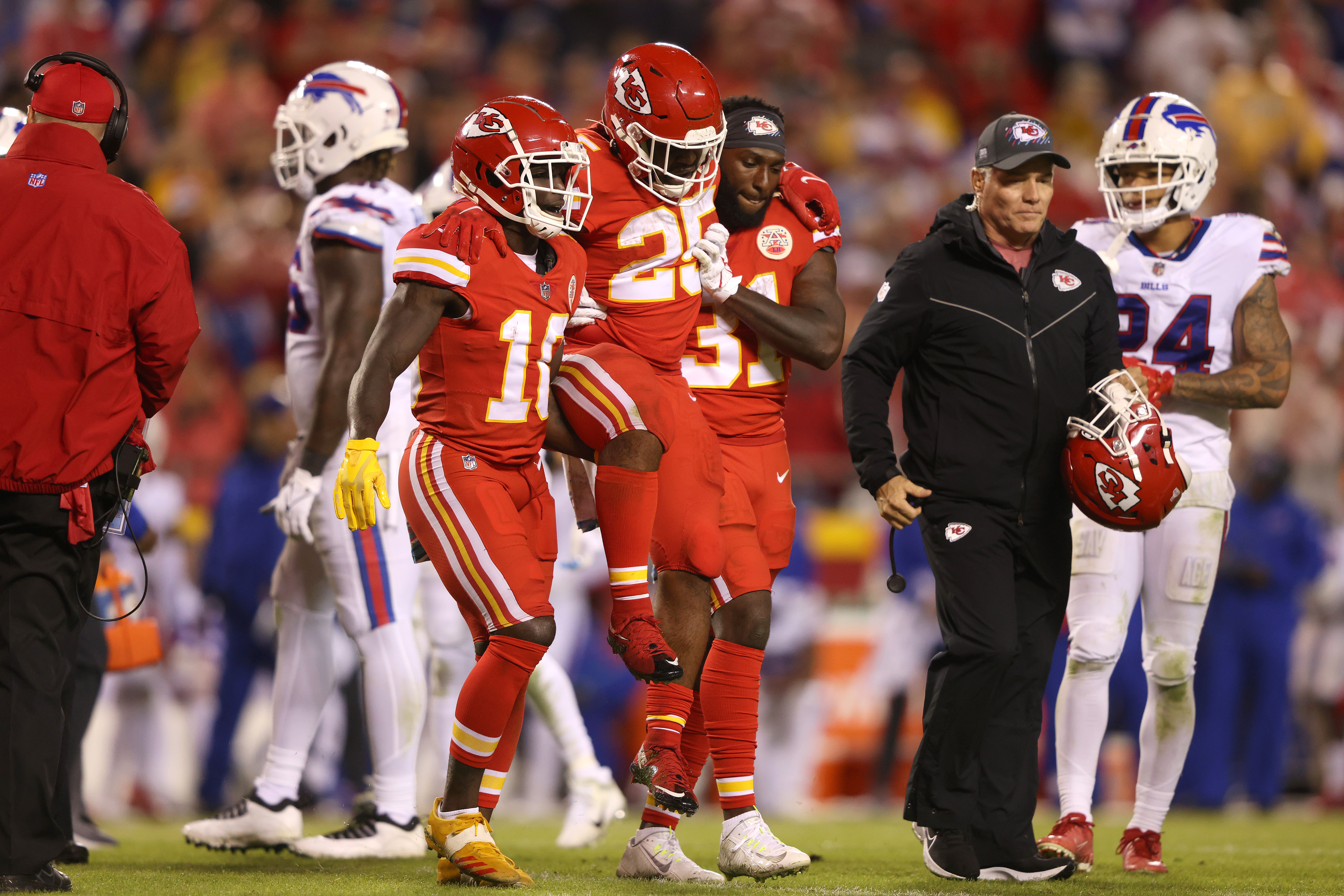 Chiefs Linked to Running Back Trade Rumors After Clyde Edwards-Helaire Injury
