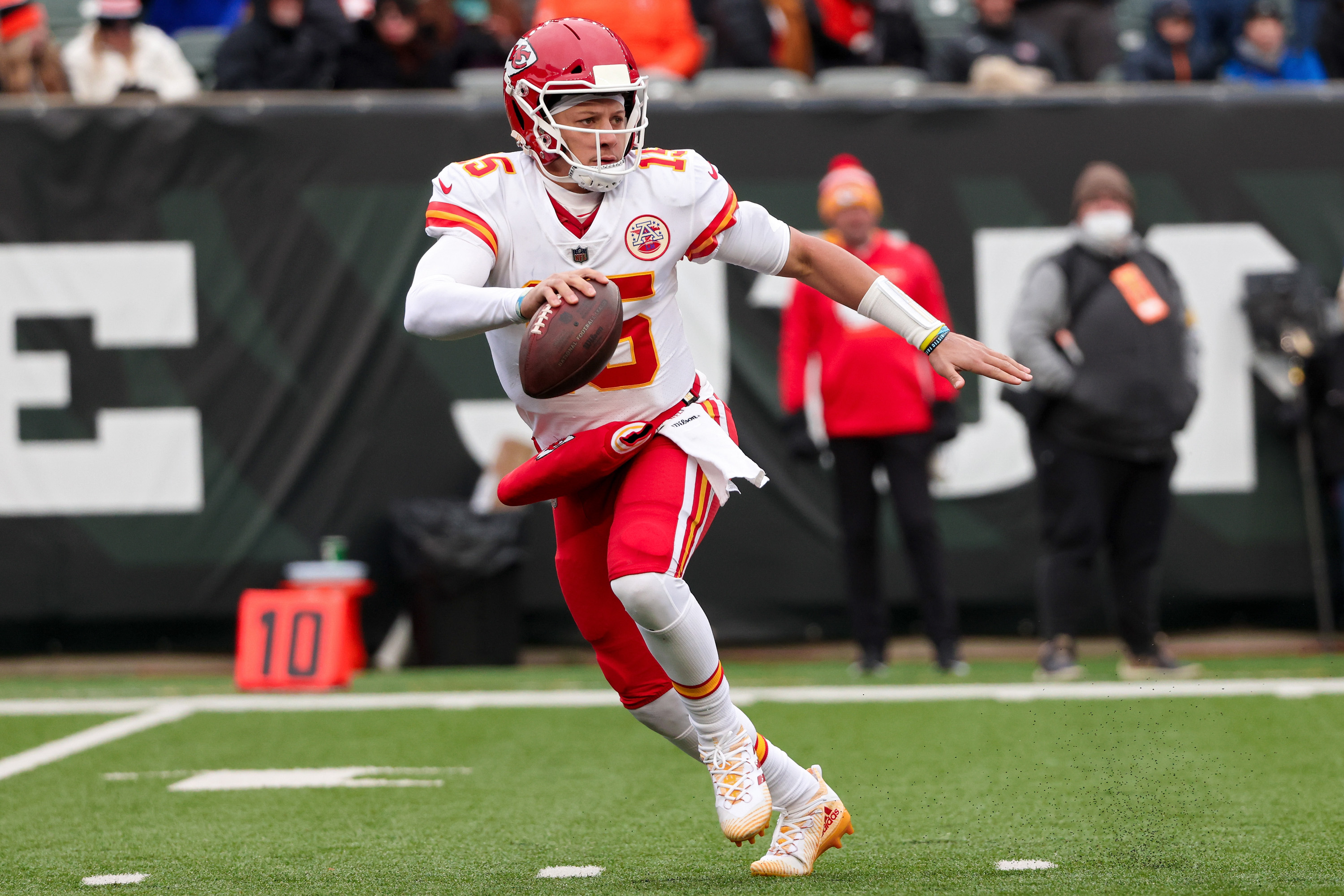Who is Playing Saturday NFL Football? Start Time, Location, TV Schedule for Chiefs vs Broncos, Cowboys vs Eagles