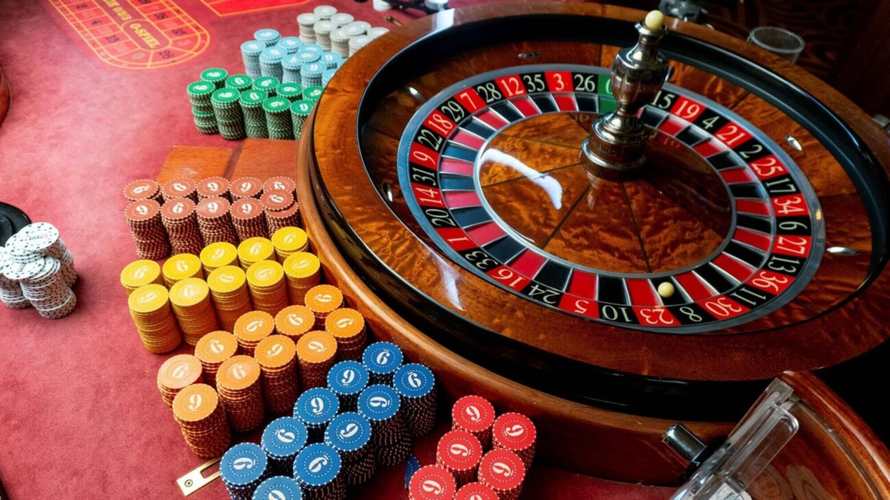 10 Effective Ways To Get More Out Of casino