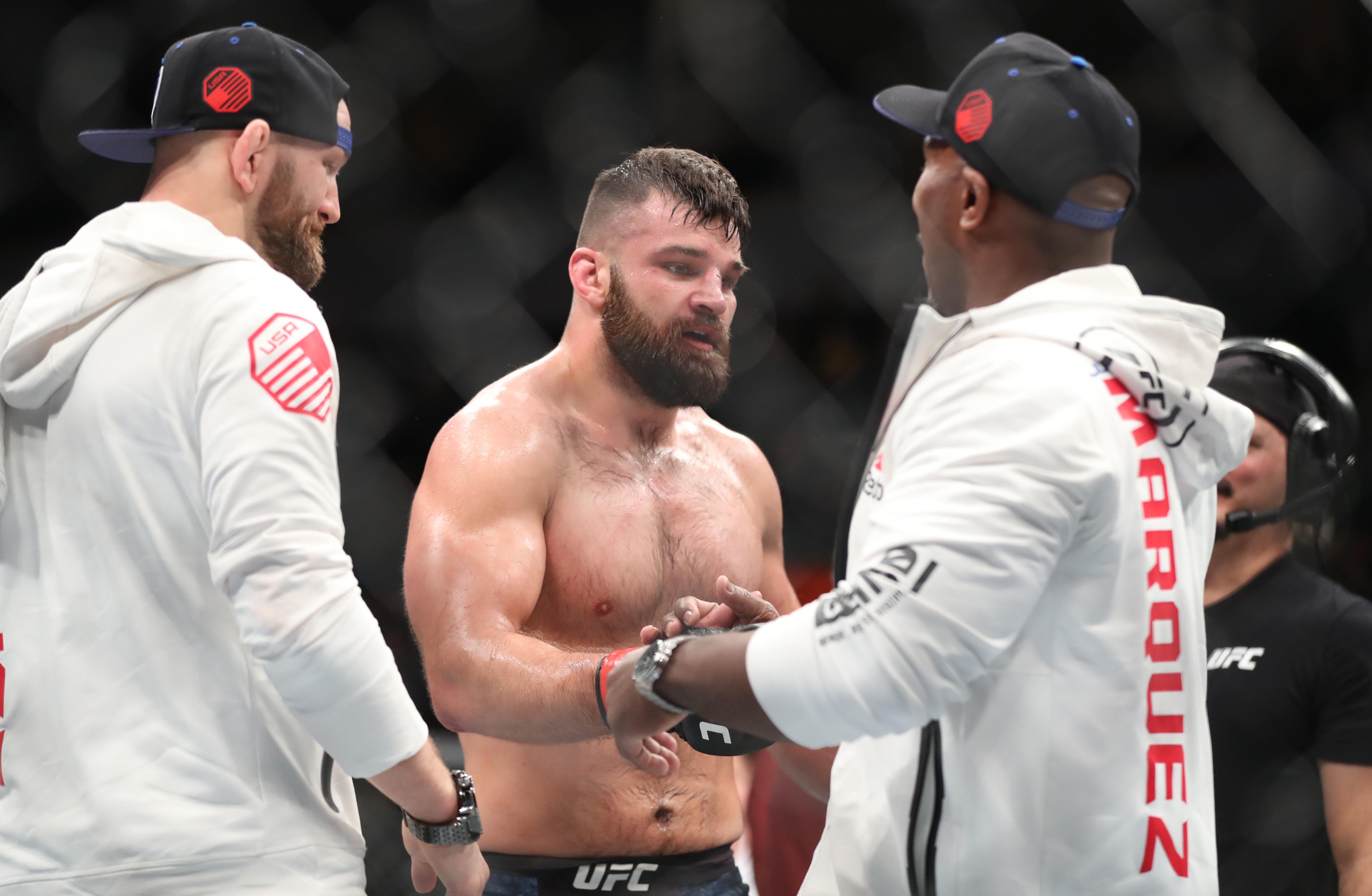 Julian Marquez vs Gregory Rodrigues Odds, Prediction, Fight Info & Betting For UFC Austin on FanDuel Sportsbook