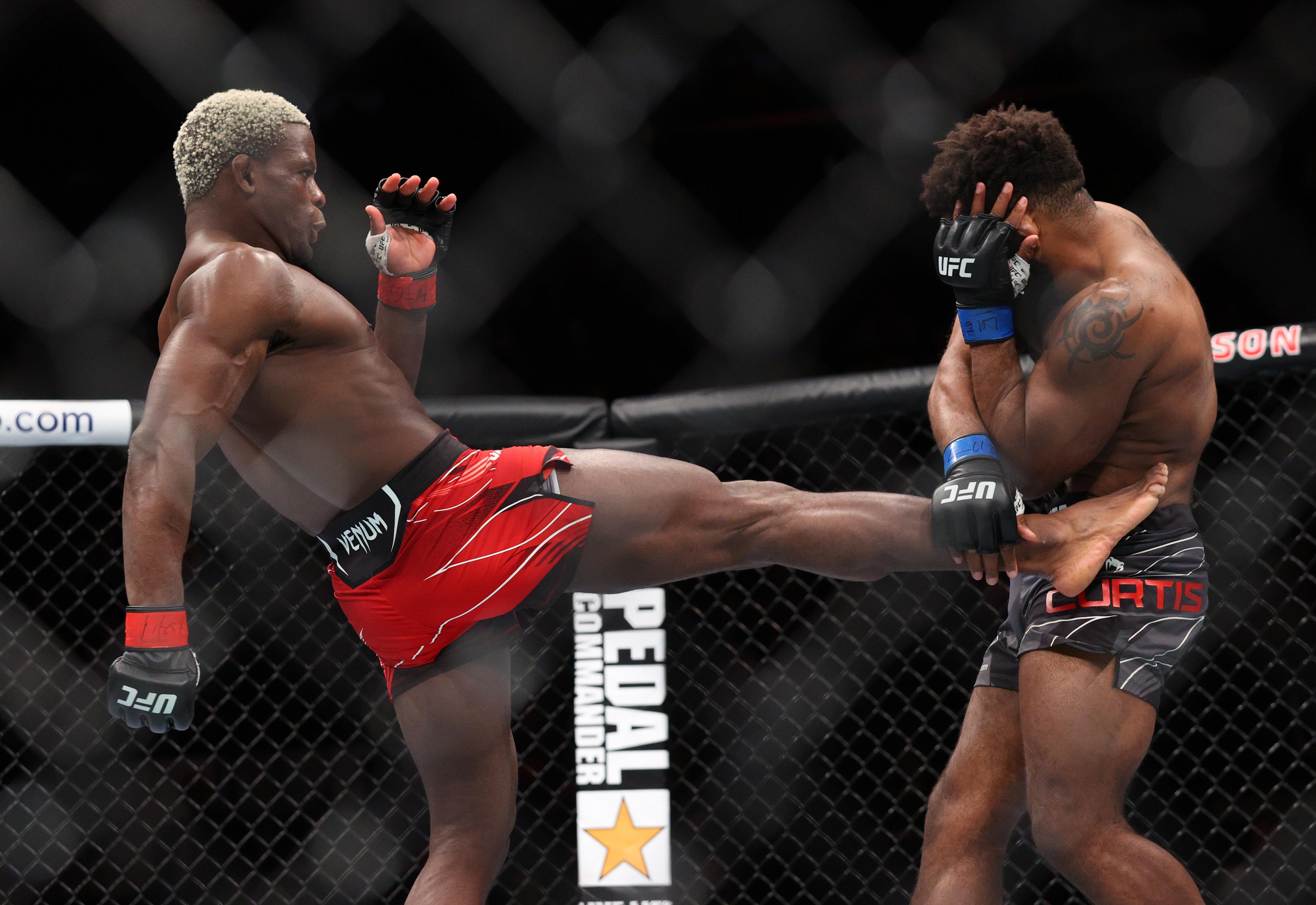 Phillip Hawes vs Deron Winn Odds, Prediction, Fight Info & Betting For UFC Austin on FanDuel Sportsbook