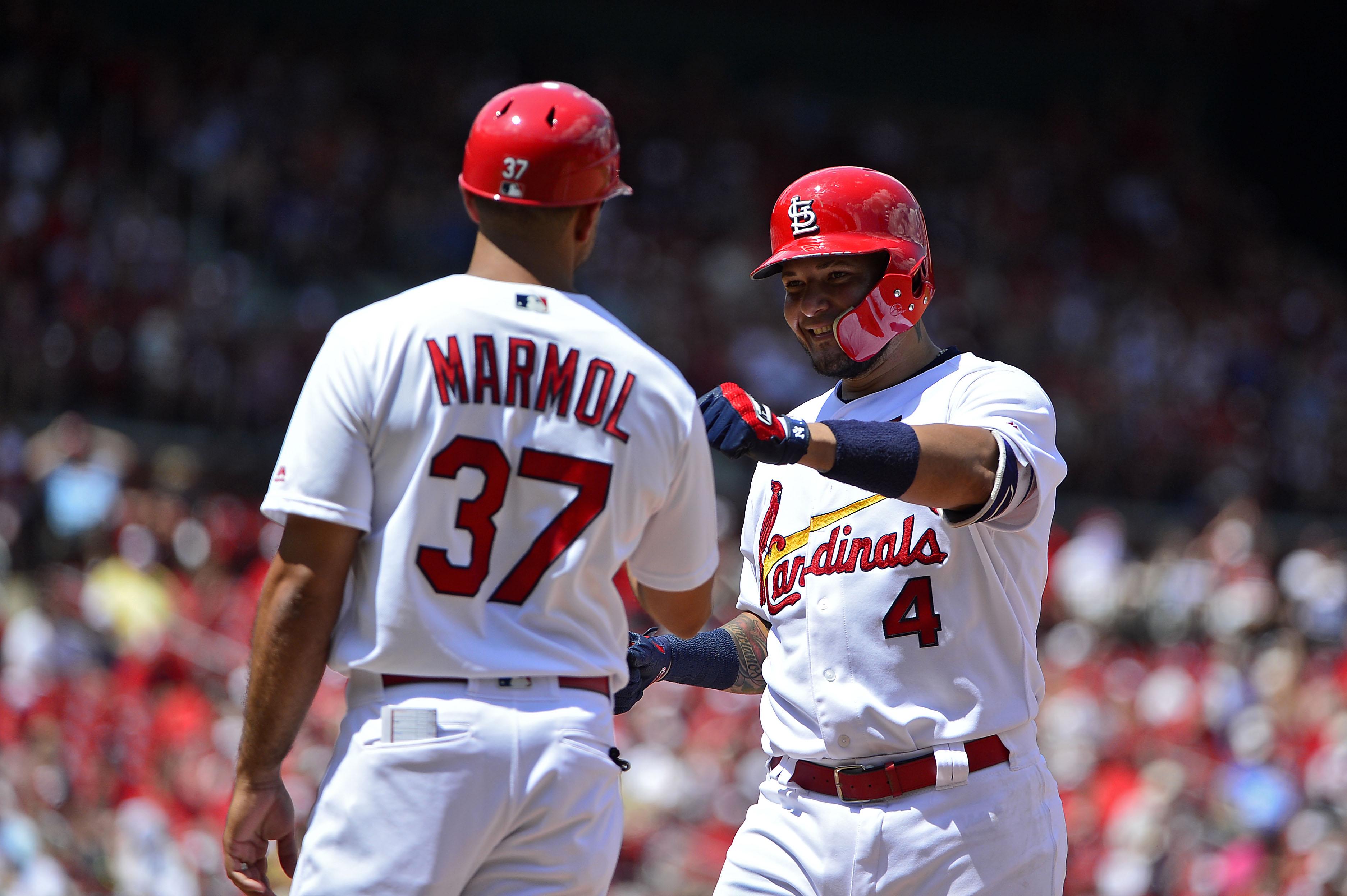 Oliver Marmol Takes Subtle Shot at Yadier Molina Following Saturday's Win