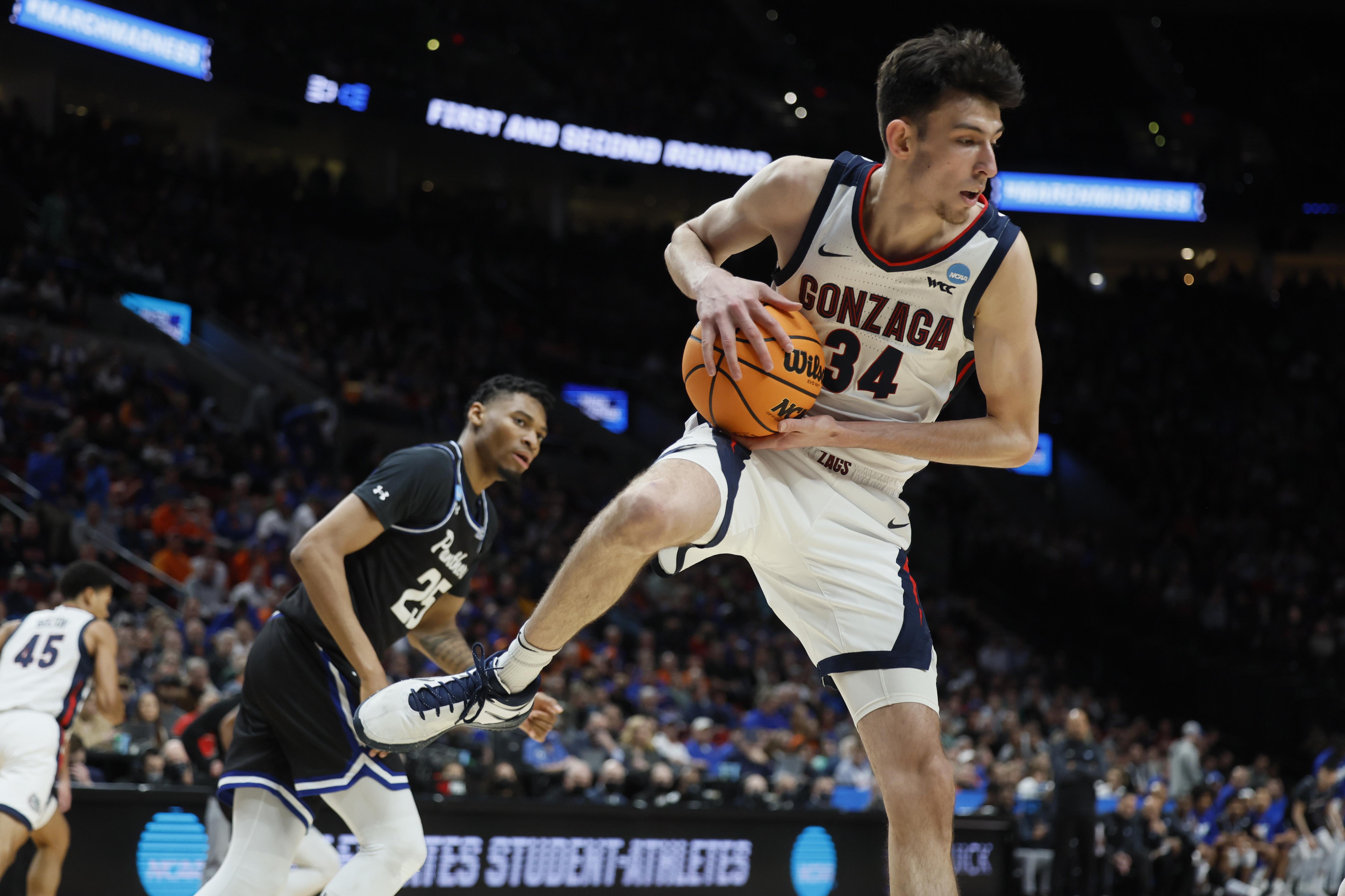 Chet Holmgren NBA Draft Predictions, Stats, Profile & Highlights