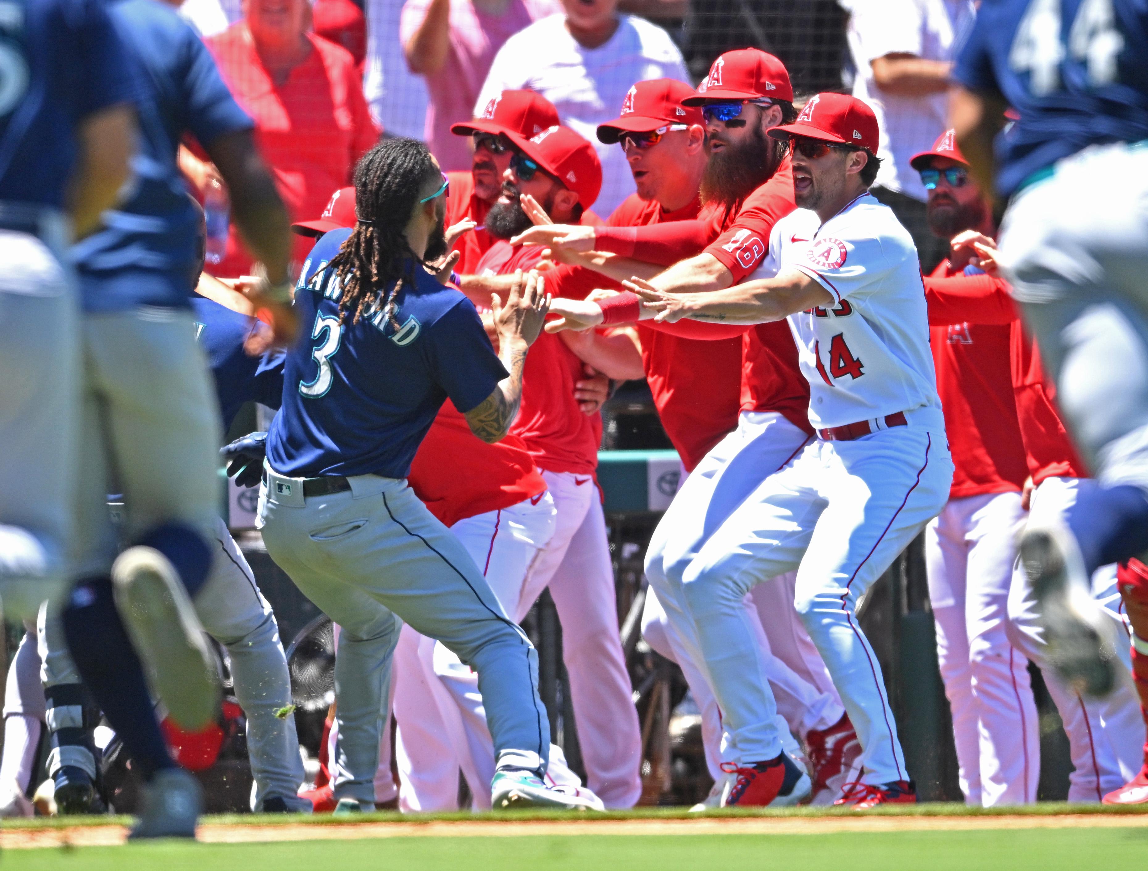 VIDEO: Alternate Angle of Mariners-Angels Brawl is Intense