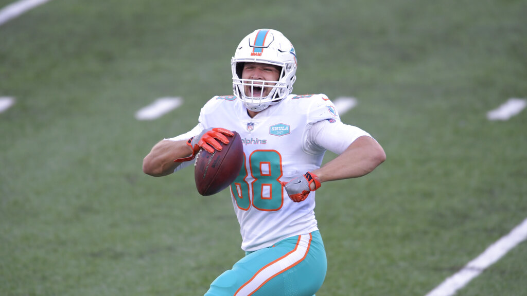 Mike Gesicki Fantasy Football Outlook 2022 (Expect More of the Same From Dolphins No. 1 TE)