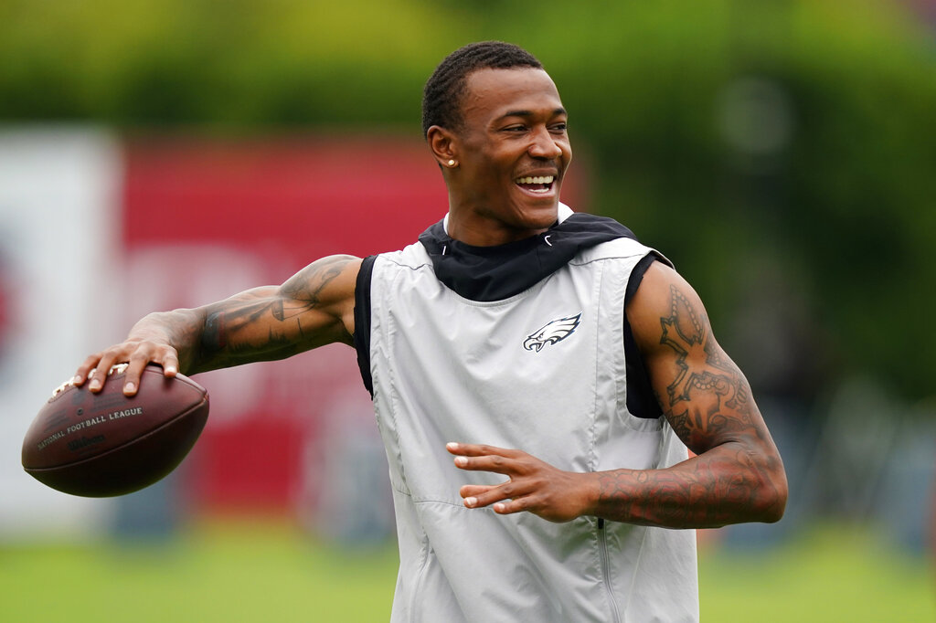 DeVonta Smith Has the Perfect Philly Response to His New Favorite Food