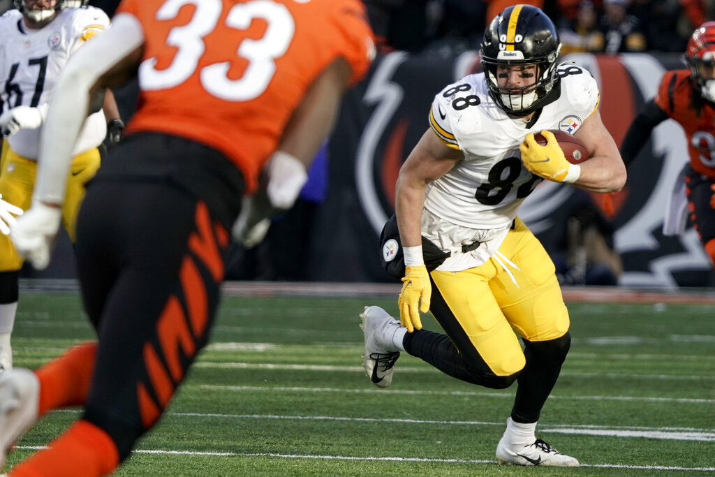 Week 1 Fantasy Picks: Start 'Em, Sit 'Em for Steelers vs Bengals
