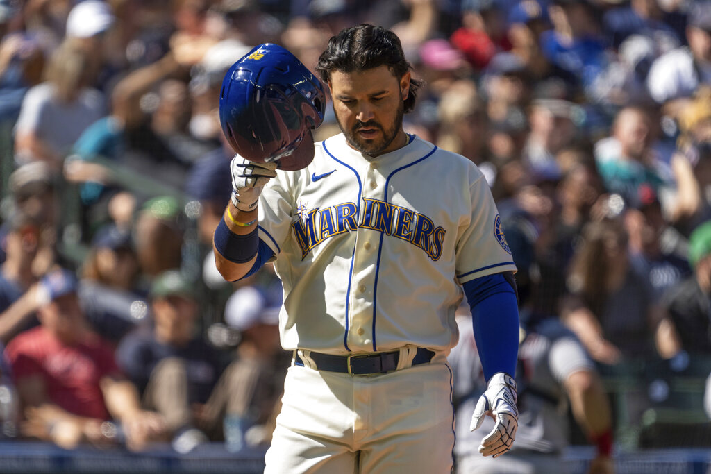 Mariners Get Very Concerning News With Latest Eugenio Suarez Injury Update