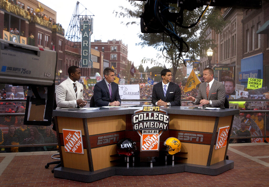 ESPN College GameDay Crew Picks and Predictions 2022 for Week 3 With Guest Picker Luke Combs