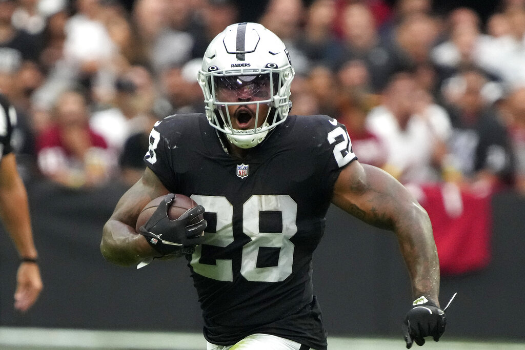 Week 3 Fantasy Picks: Start 'Em, Sit 'Em for Raiders vs Titans