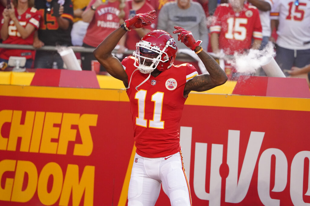Week 3 Fantasy Picks: Start 'Em, Sit 'Em for Chiefs vs Colts
