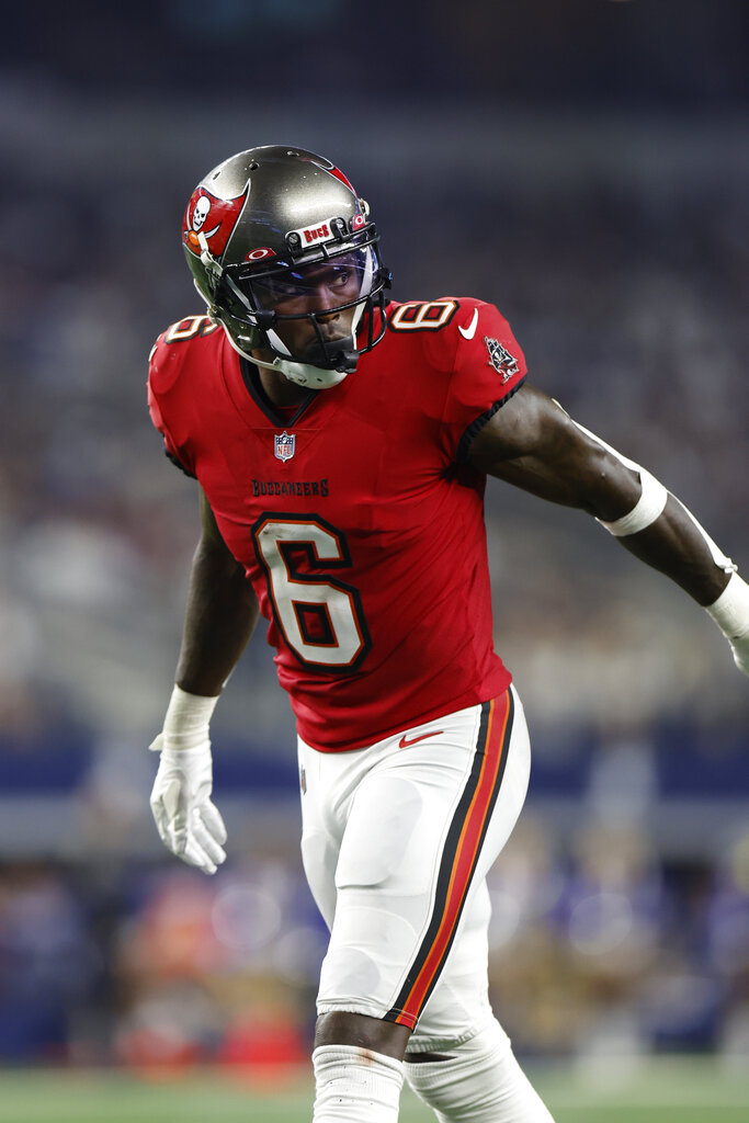 tampa bay buccaneers julio jones