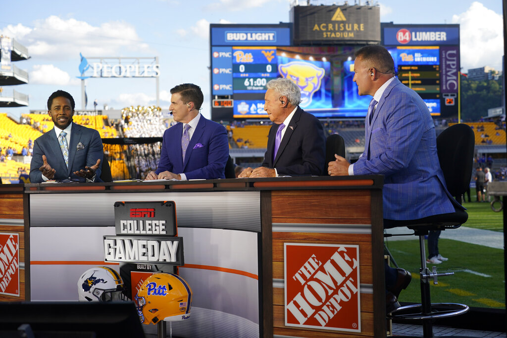 ESPN College GameDay Crew Picks and Predictions 2022 for Week 5 With Guest  Picker Christian Wilkins