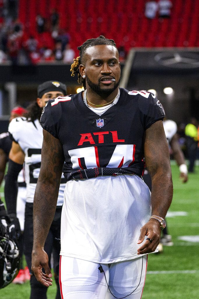 Cordarrelle Patterson Blasts Refs After Bogus Roughing the Passer Call