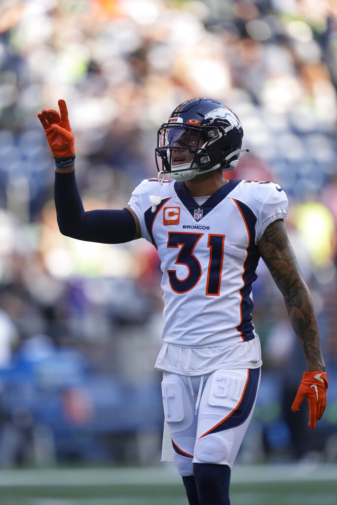 Broncos Get Huge Justin Simmons Injury Update Ahead of MNF