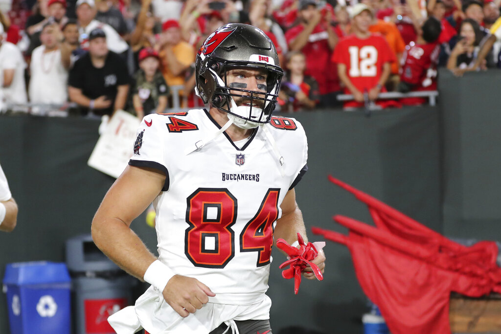 Buccaneers Get Great News On Scary Cameron Brate Injury