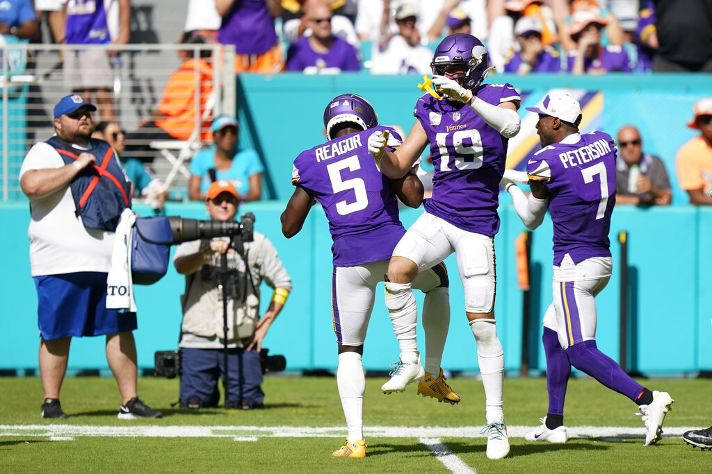 VIDEO: Vikings' Interception Celebration vs Dolphins Was Completely Unhinged