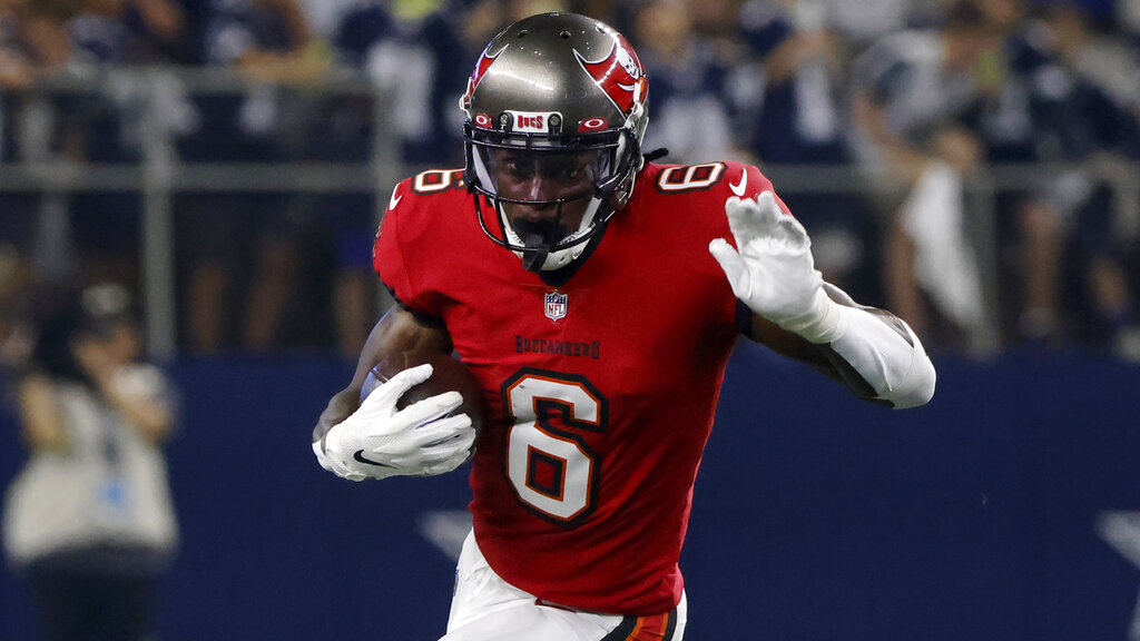 Buccaneers To Sign WR Julio Jones