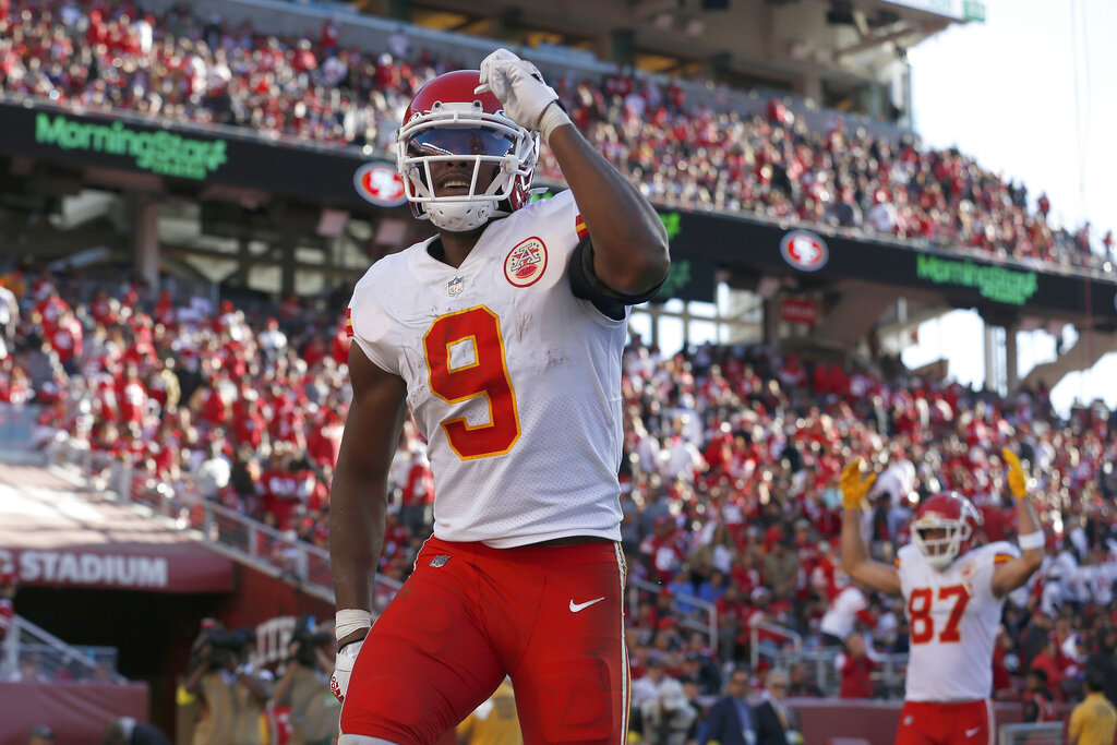 Week 9 Sunday Night Football Fantasy Picks: Start 'Em, Sit 'Em for Titans vs Chiefs