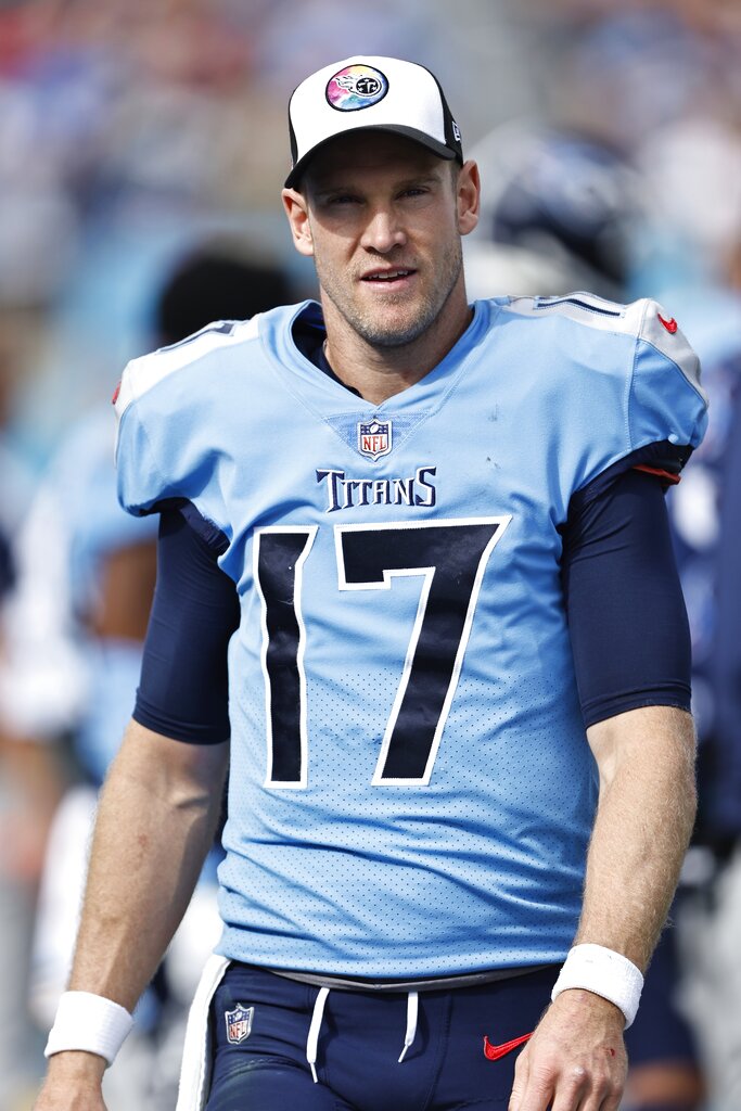 Titans Taking Strategic Approach to Ryan Tannehill's Injury Status for Week 9