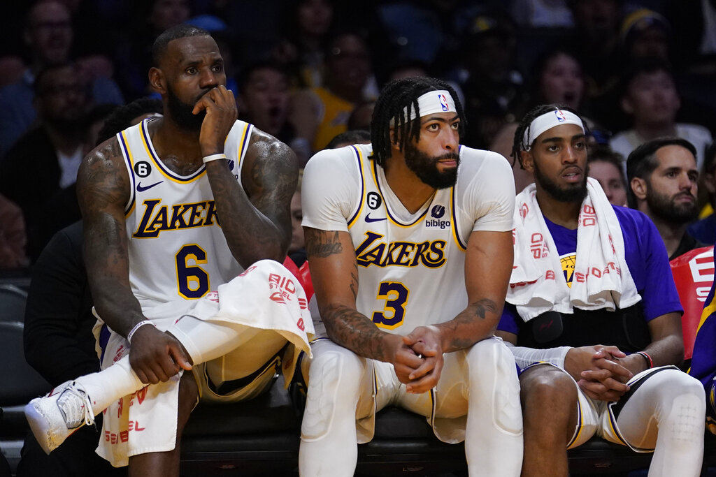 Lakers vs Clippers Prediction, Odds & Best Bet for Nov. 9 (LeBron's Return Won't Be Enough)