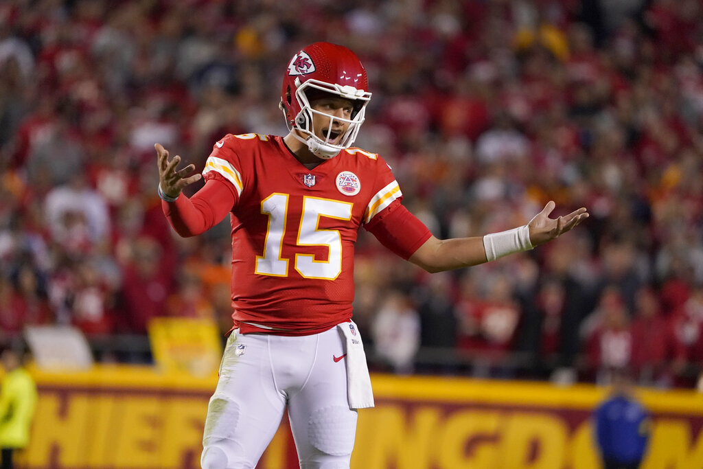 Patrick Mahomes Calls Out Andre Cisco's Hit on JuJu Smith-Schuster