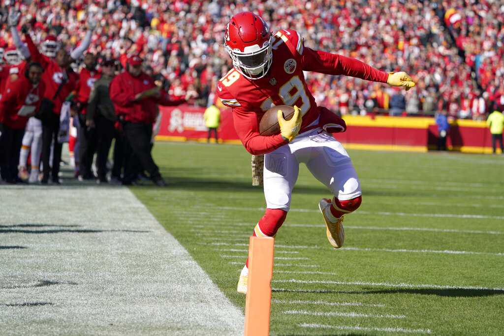 Week 11 Waiver Wire Pickups 2022: Fantasy Football Players You Need to Add
