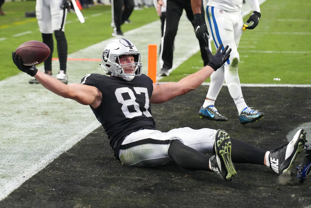 Top Fantasy Football Streaming Tight Ends for Week 11 (Foster Moreau Draws Plus Matchup)