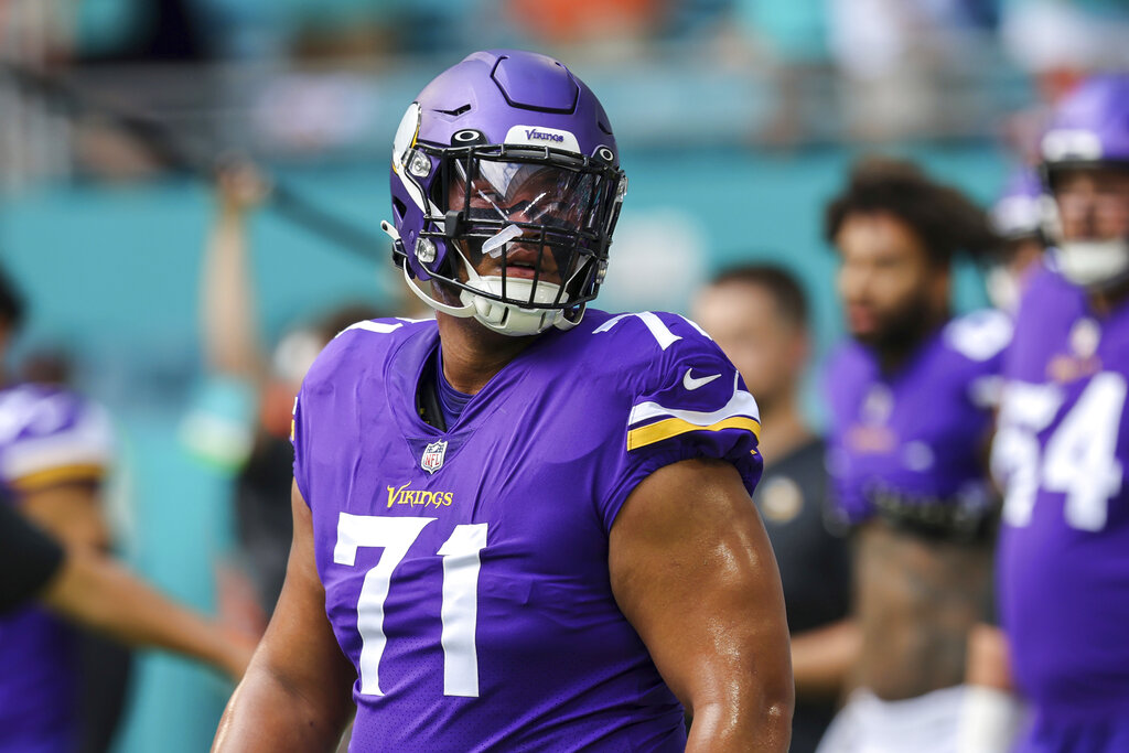 Vikings Get Unfortunate Christian Darrisaw Injury Update After Week 11