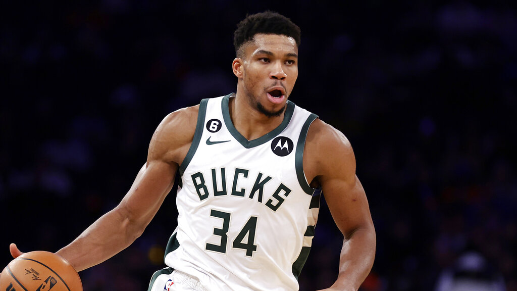 FanDuel Fantasy Basketball Picks & Lineup Tonight for 12/7/2022 (Fire Up Giannis in High-Scoring Affair)