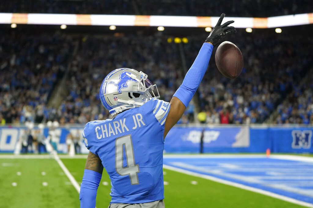 Week 15 Waiver Wire Pickups 2022: Fantasy Football Players You Need to Add for Playoffs (Love the Lions' Offense)