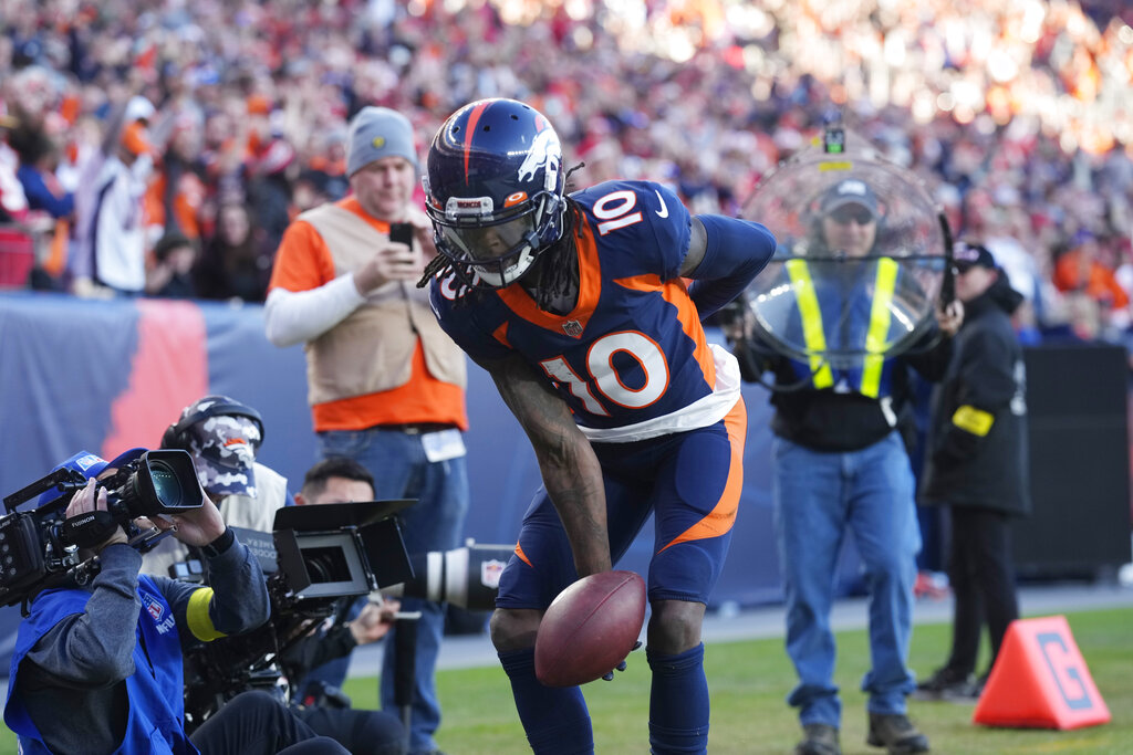 GAME PHOTOS: Week 15 - Cardinals At Broncos