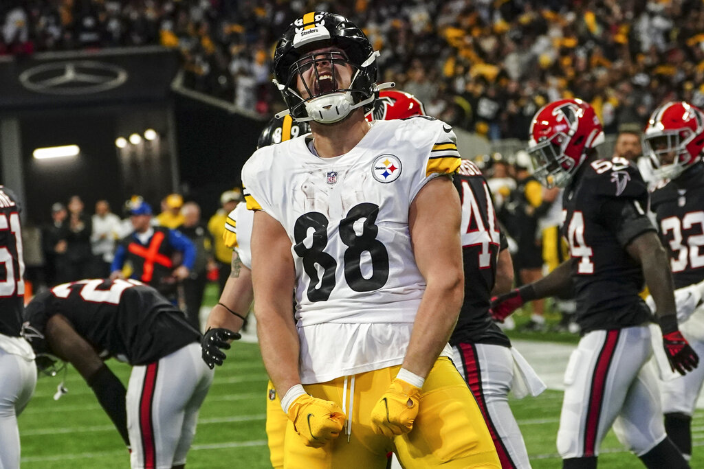 Steelers Get Concerning Pat Freiermuth Injury Update Ahead of Week 15
