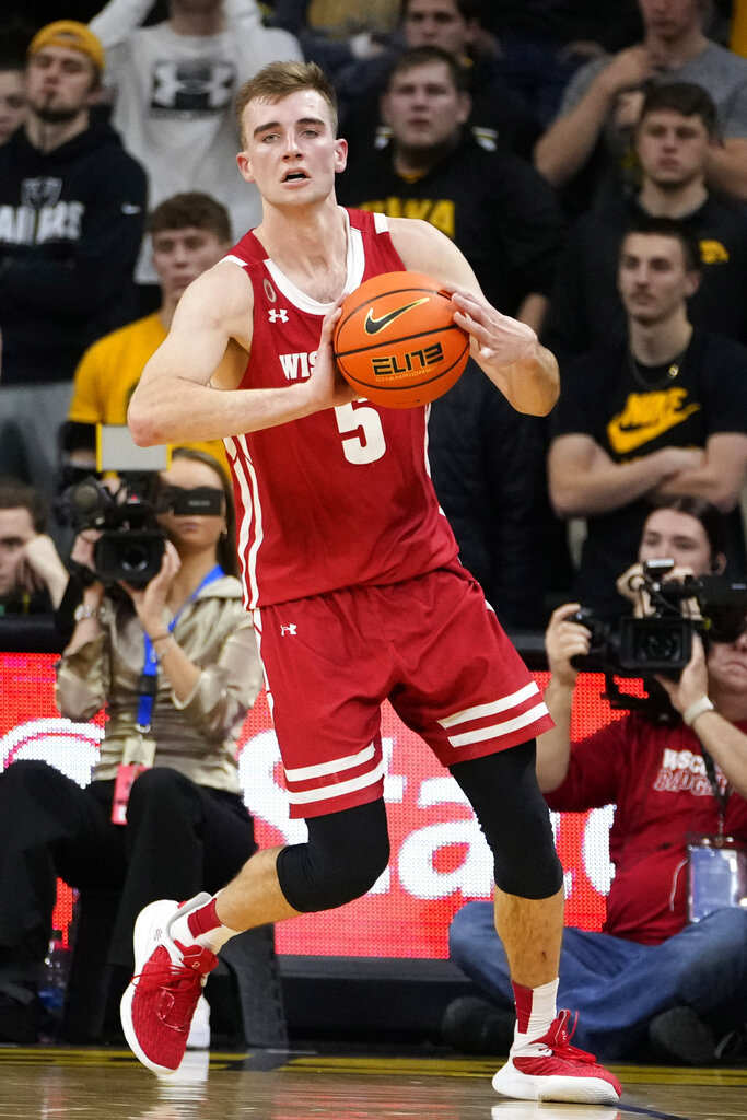 Lehigh vs Wisconsin Prediction, Odds & Best Bet for Dec. 15 (Badgers' Defensive Play Leads to Blowout Victory)