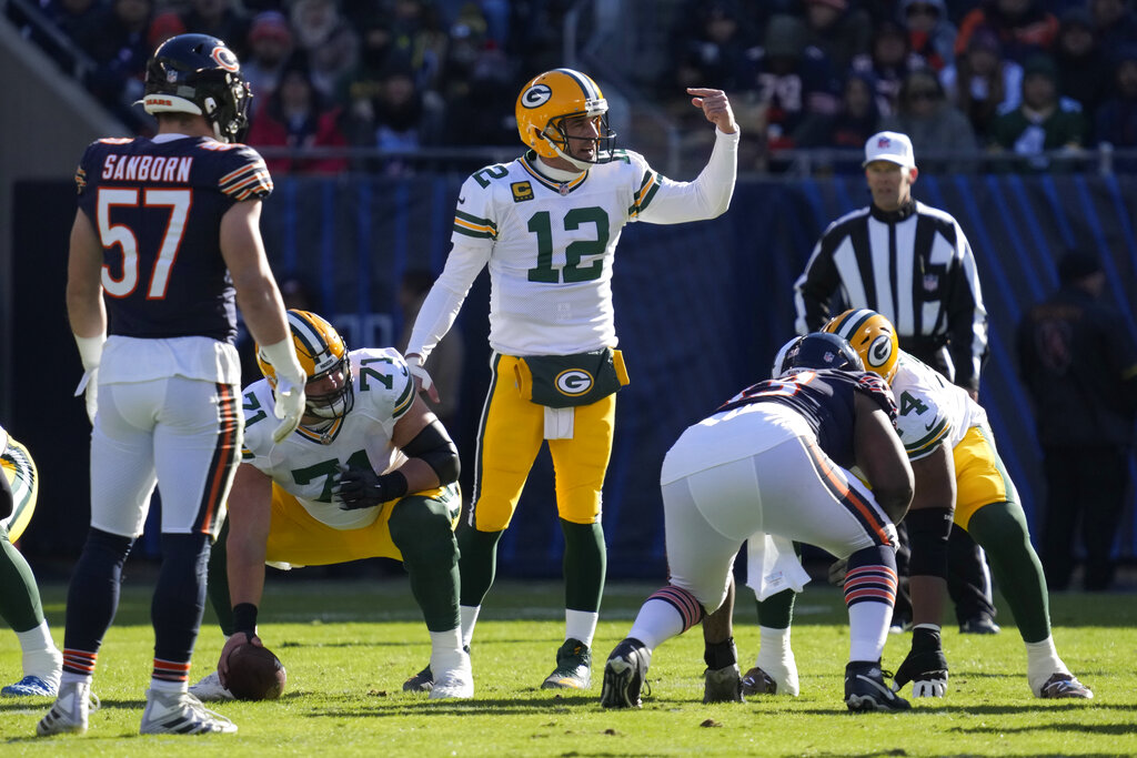Aaron Rodgers and Journalist Beef Over Hand Signal Article