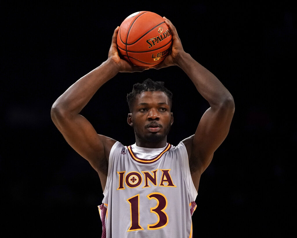 Iona vs Pepperdine Prediction, Odds & Best Bet for Dec. 25 (Gaels Surf Over Waves in Honolulu)