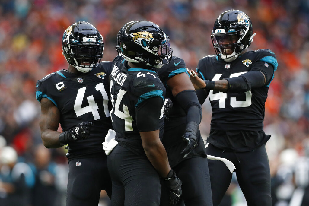 Top 12 Fantasy Football Defense Rankings for Week 17 Playoffs (Jaguars  Shine in Divisional Match)