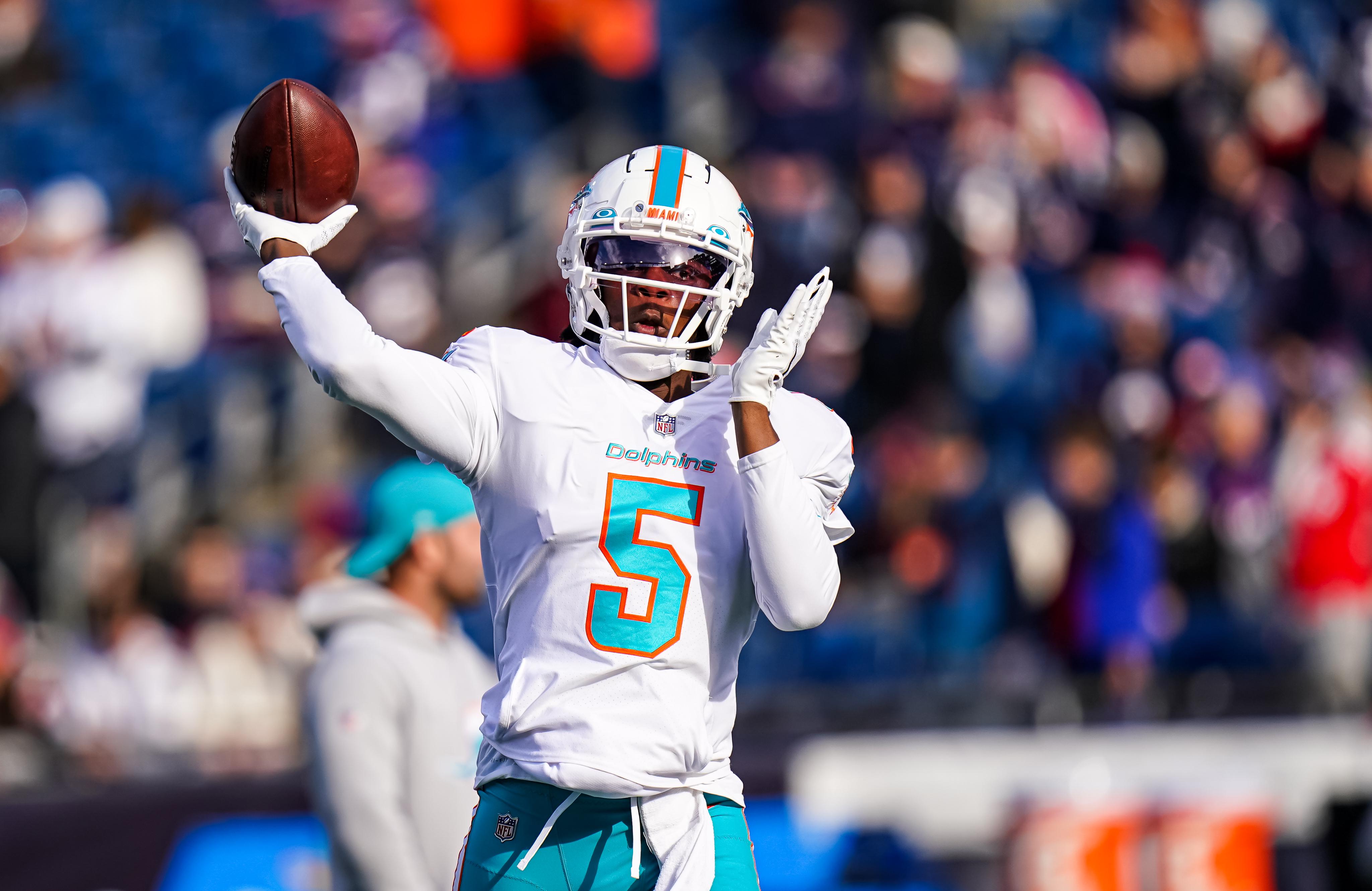 Teddy Bridgewater Injury Update: Will Dolphins QB Play Through Dislocated Pinky?