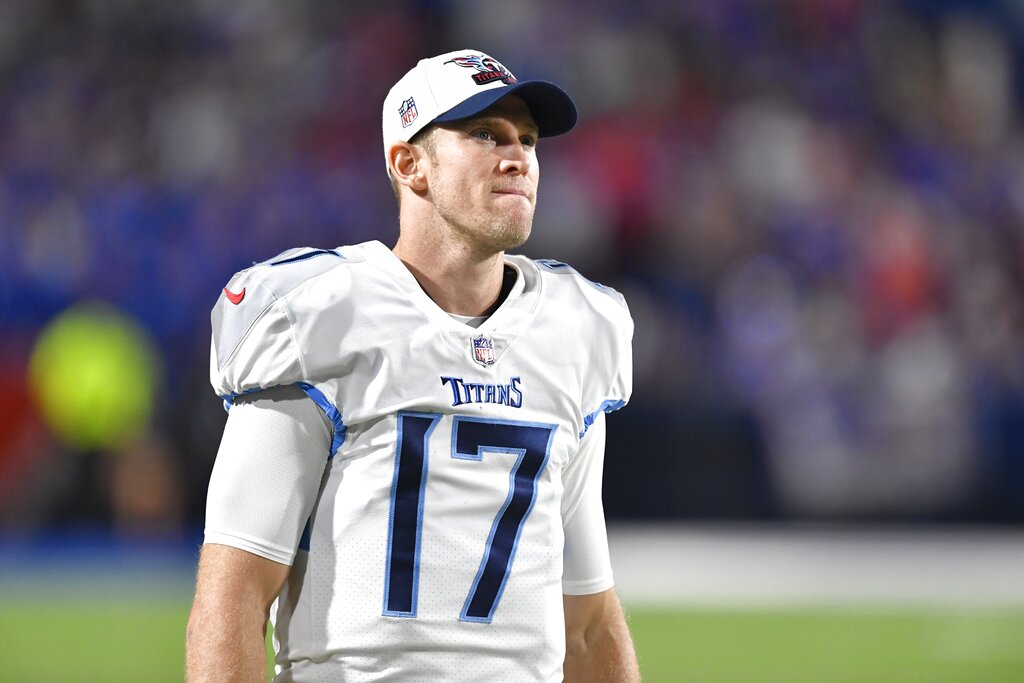 Rumors Link Titans to Star Quarterback Ahead of Free Agency