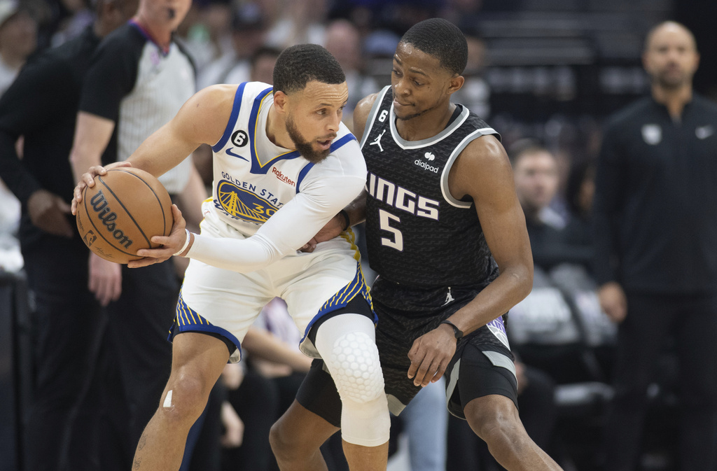 NBA Playoffs: Kings beat Warriors in Game 1 - Golden State Of Mind