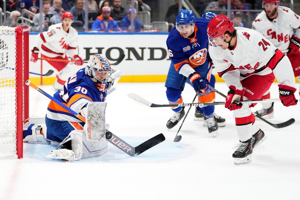 Islanders vs Hurricanes Prediction, Odds & Best Bet for NHL Playoffs Game 5 (Carolina Wins to Advance to Round 2)