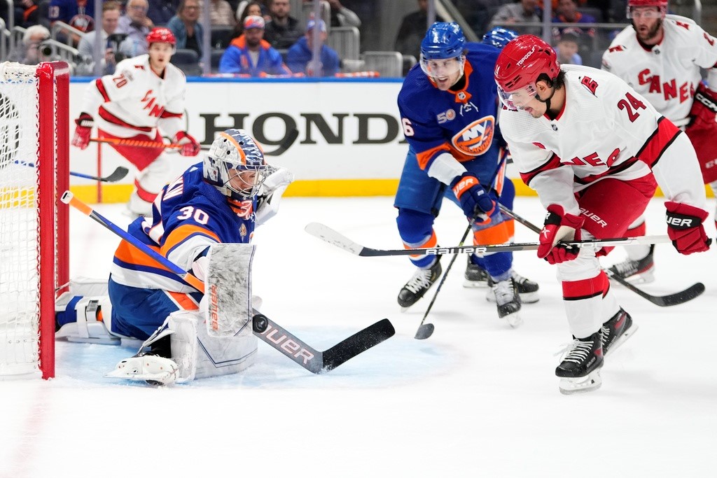 Islanders vs Hurricanes Prediction, Odds & Best Bet for NHL Playoffs Game 5 (Carolina Wins to