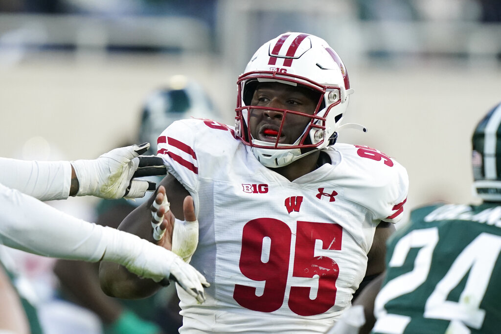 Keeanu Benton Complete NFL Draft Profile (Don't Buy the Soaring Draft Stock Hype)