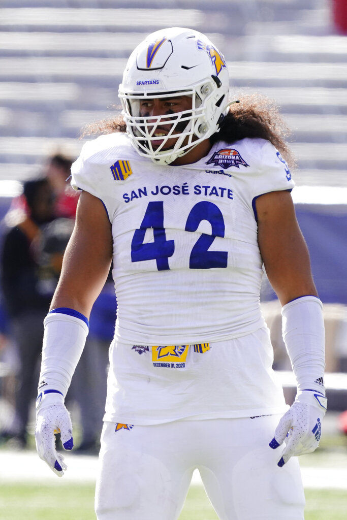 Viliami Fehoko Complete NFL Draft Profile (Pass Rush Skills Make Fehoko a Day 3 Sleeper)